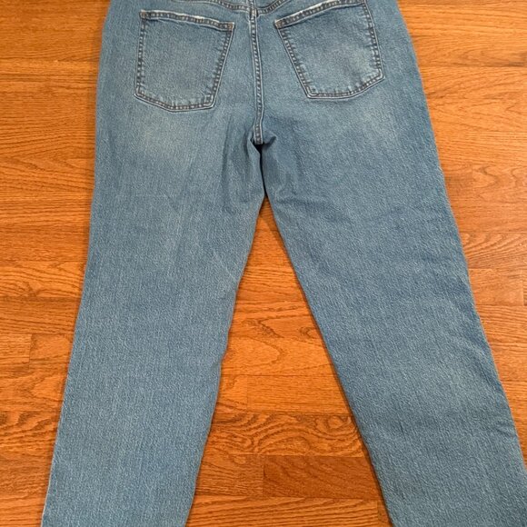 High Rise 90s Straight-Leg Distressed Jeans - Universal Threads - Size 14 Short - Picture 2 of 4